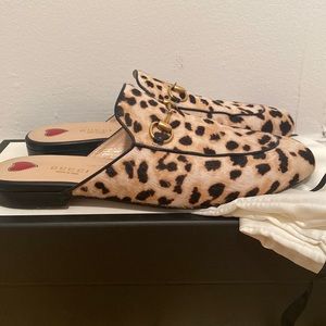 Gucci Princetown leopard print hide Horsebit Mules Loafers Flats 38 1/2
